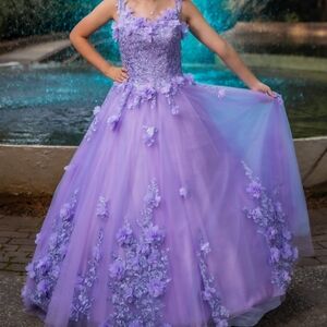 3D Quinceañera purple dress. Size Small with 2 extra underskirt